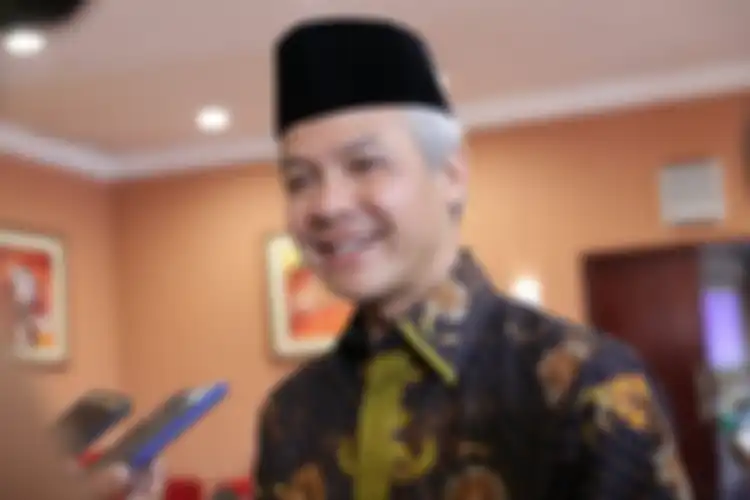 Ganjar Pranowo Umumkan kenaikan UMP Jawa Tengah