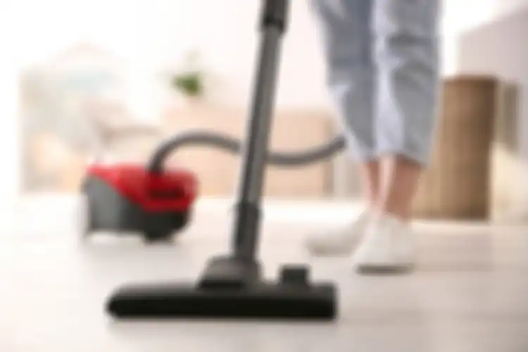 Cuma modal vacum cleaner bisa bantu bersihkan sofa yang kotor