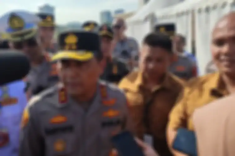 Kapolda Metro Jaya, Irjen Pol Karyoto ketika selesai melepas keberangkatan pemudik Lebaran 2023 di Silang Monas, Jakarta Pusat, Senin (17/4/2023). 