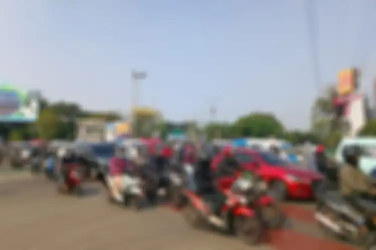 Perempatan Cililitan di Jakarta Timur, Senin (13/11/2023) yang jadi salah satu spot pelanggar lalu lintas.
