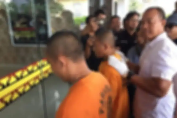 Dua pelaku pengoplos BBM Pertalite menjadi Pertamax, inisial ES dan BL ditangkap Polresta Bandar Lampung, Rabu (11/9/2024).