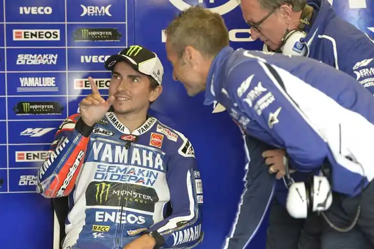 Pernah di Yamaha, Jorge Lorenzo Ungkap Masalah Maverick Vinales Kena Jump Start di MotoGP Amerika 2019