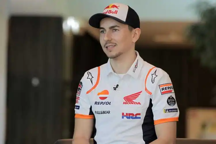 Awas Kemakan Sikap Rendah Hati Lorenzo, Nih Fakta Bisa Hebat Di Honda