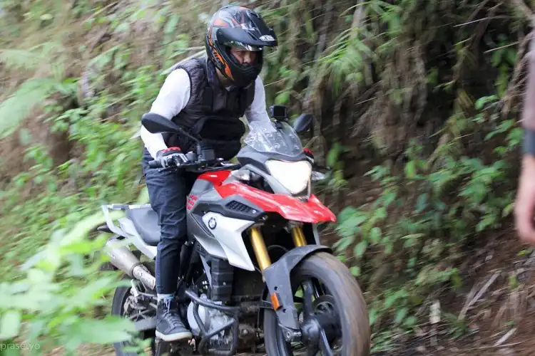 Enggak Cuma Modifikasi Shogun, Ariel Noah Doyan Motor Adventure