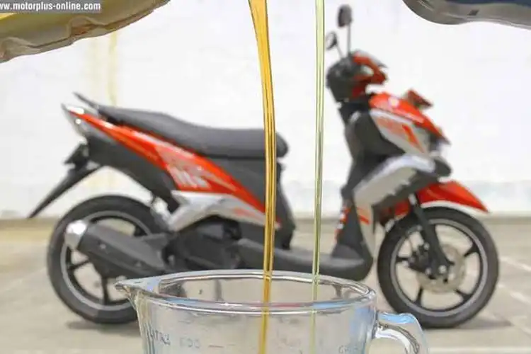 Ini Alasan Motor-motor Sekarang Harus Menggunakan Oli Encer?