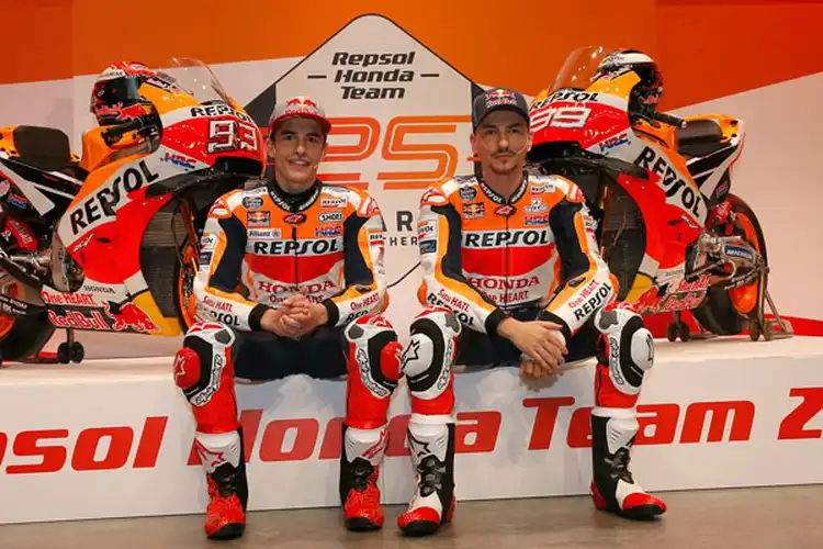 Like Idol Like Fans, Kemiripan Jorge Lorenzo Dengan Idolanya