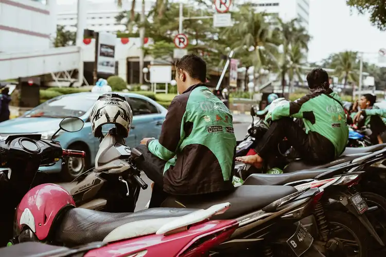 Mantap! Pelanggan Ojol Bela Driver yang Dilarang Masuk ke Hotel Untuk Antar Pesanan