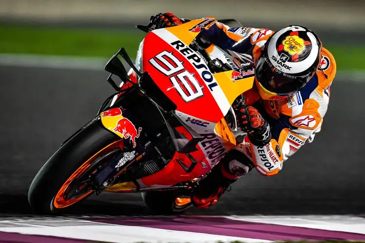 Uniknya Lorenzo Di Tes MotoGP Qatar, Dari Handgrip Sampai Winglet