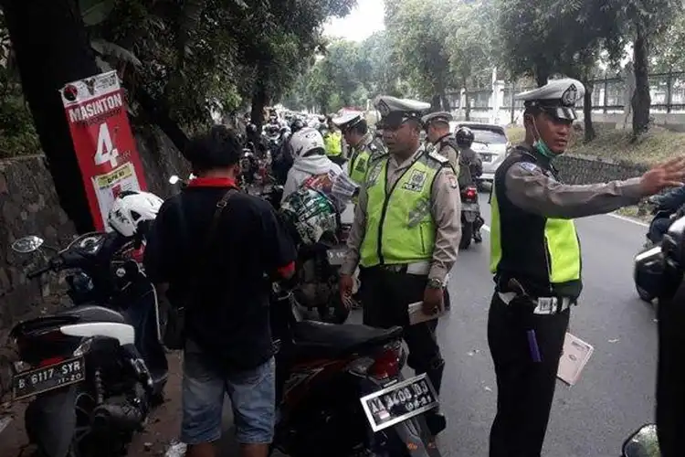 Ketimbang Denda Rp 1 Juta, Mending Bikin, Nih Dia Tarif Pembuatan SIM