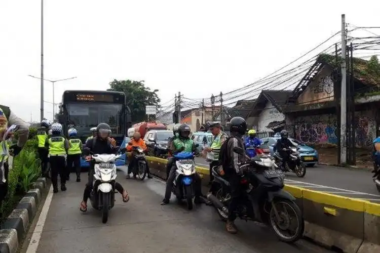 Waspada di Jalur Busway Bakal Ada Tilang Elektronik, Bikers Jangan Bandel