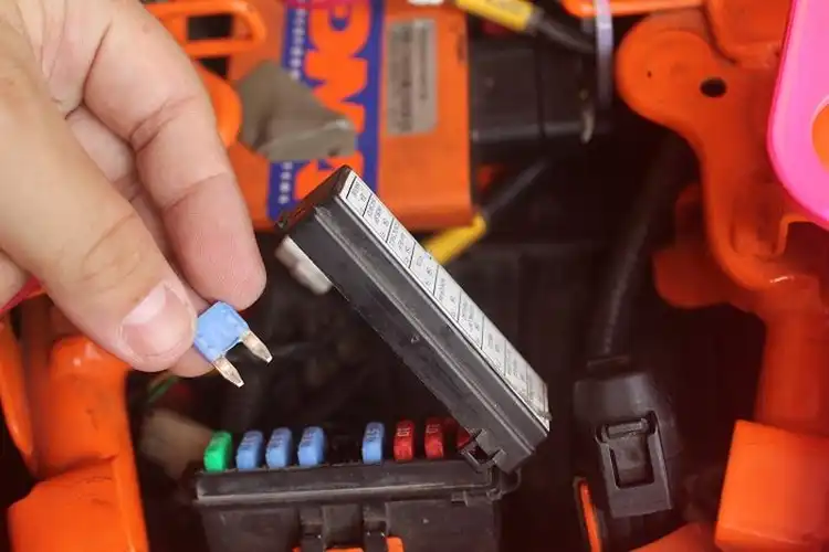 Tips Akali Sekring Motor Yang Putus Dalam Keadaan Darurat Enggak Ada Cadangan