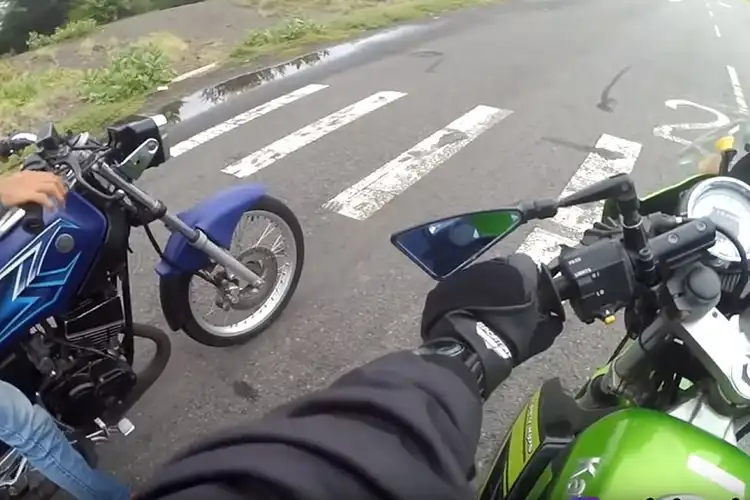 Bengis! Video Balapan Yamaha RX King VS Ninja 150, Sempat Kewalahan Ninja Unggul Tipis