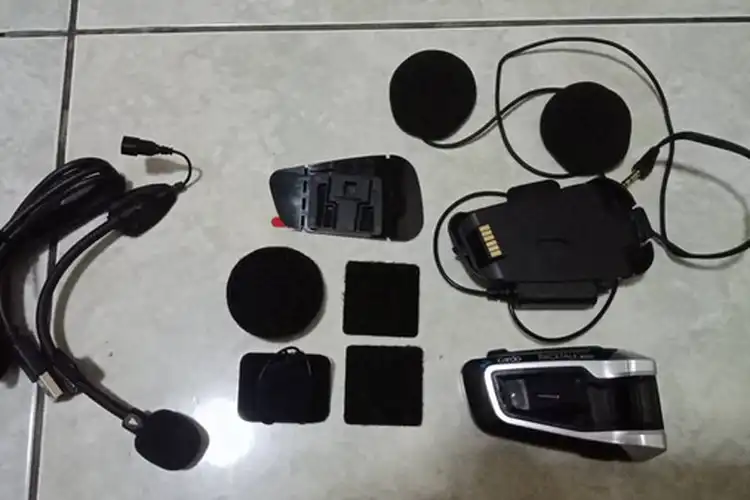 Dibanderol Mulai Rp 3 Jutaan,  Ini Fitur Canggih  Pada Intercom Helm Cardo Packtalk Bold