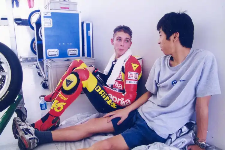 Enggak Banyak yang Tahu, Sosok Haruchika Aoki Sangat Penting dalam Karir Balap Valentino Rossi, Siapa Pria Jepang Ini?