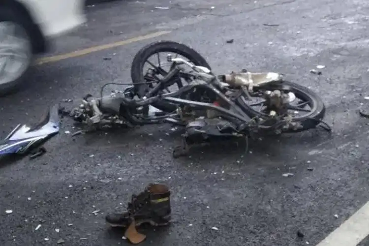 Fatal Tabrakan Motor Satria FU Vs Bis, Mesin Lepas Dan Pengendara Meninggal Dunia