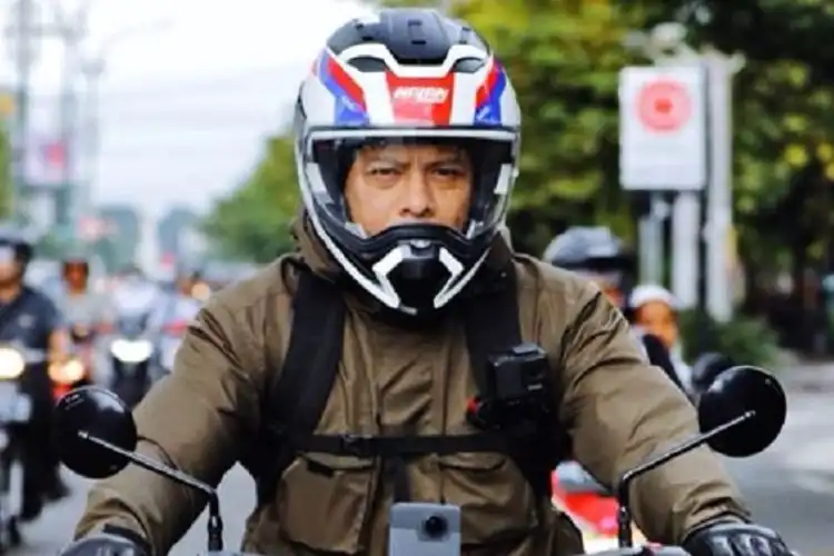 Gimana Cewek Gak Klepek-klepek, Segini Harga Helm yang Dipakai Ariel Noah Saat Turing ke Salatiga