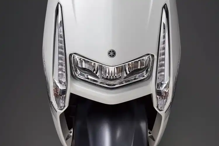 Motor Matic Yamaha Limi Headlamp Runcing Seperti PCX 150 Atau Spin? 