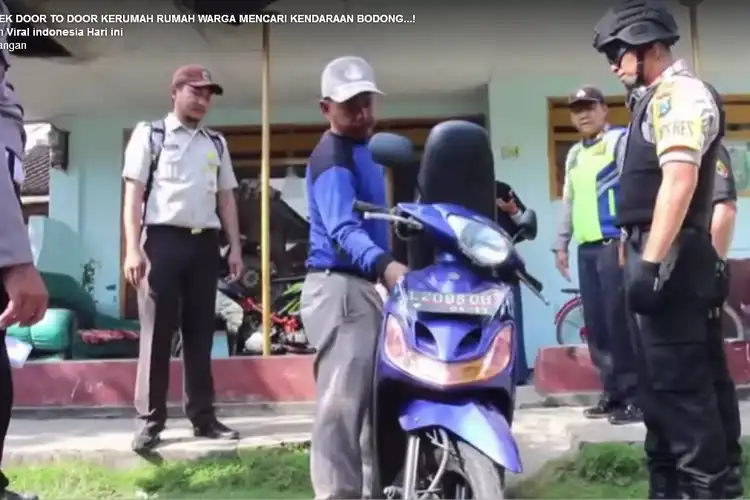 Video Ratusan Polisi Grebek Door To Door Ke Rumah-rumah Warga, Puluhan Motor Diangkut