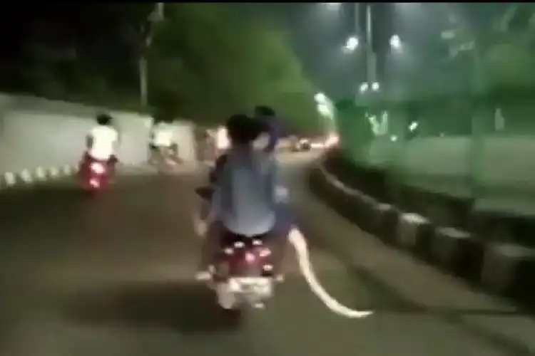 Tebar Ancaman Geng Motor Akan Bantai Warga Yang Ada Di Jalanan