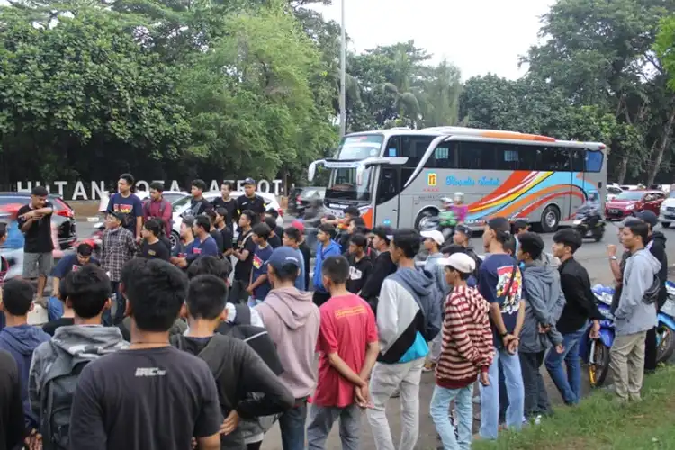 Mantul! Honda Wave Bekasi Bagi-bagi Takjil, Saling Berbagi di Bulan Suci Ramadan