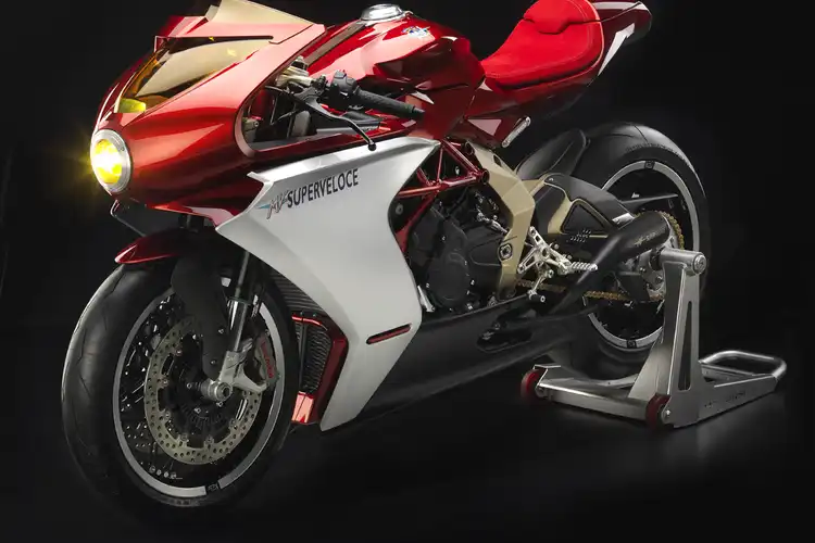 Motor Konsep Superveloce 800 Serie Oro Sudah Siap Diproduksi MV Agusta