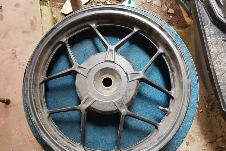Tidak Semua Pelek Motor Peyang Bisa Diperbaiki, Kalau Kondisinya Begini Wajib Ganti Baru