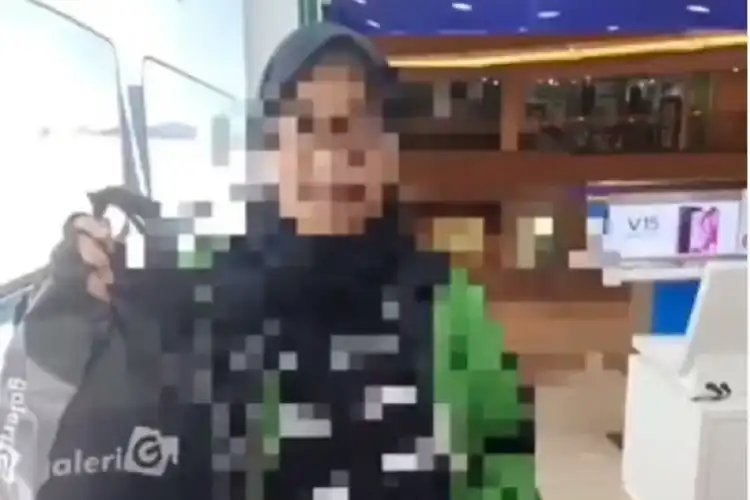 Ngeri, Video Oknum Driver Ojol Tega Jual Orderan Handphone Customernya