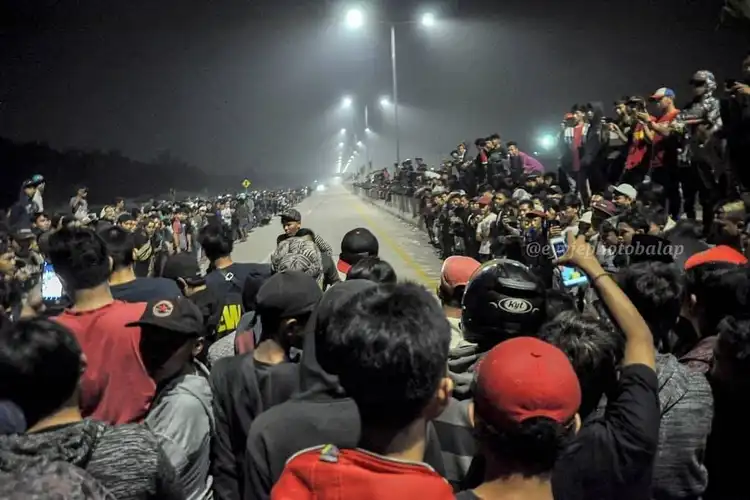 Miris, Hobi Gak Tersalurkan, Pemuda Tangerang Manfaatin Tol Baru Jadi Sirkuit Balap Liar