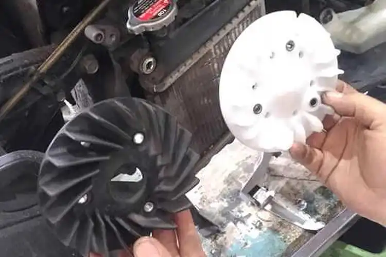 Cukup Rp 34 Ribu Ngorok Mesin Yamaha NMAX Hilang Dengan Aplikasi Kipas Radiator Honda PCX