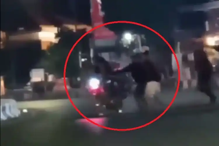 Probolinggo Mencekam, Video Pemotor Geber Knalpot Brong Diserang Warga Saat Konvoi
