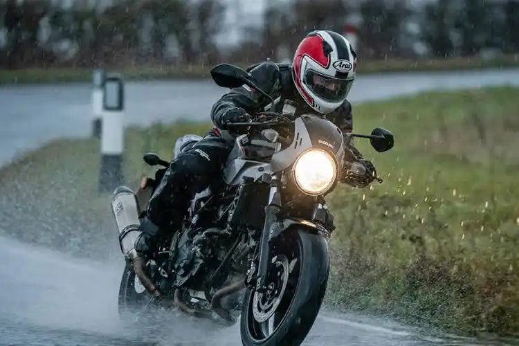 Pilih Helm Full Face Untuk Motoran, Simak Plus Minus Pakai Helm Tipe Ini