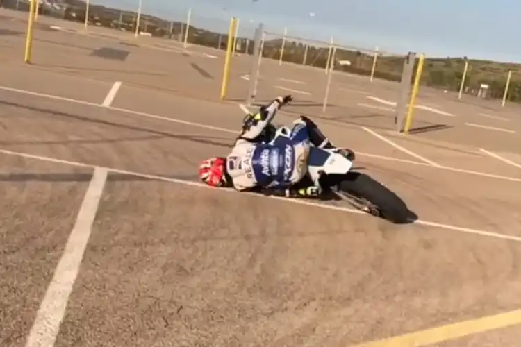 Bikin Kagum Atau Senyum? Skill Marc Marquez Sih Lewat Sama Pembalap Ini