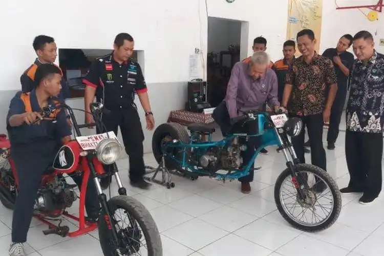 Cuma Modal Rp 6 Juta, Siswa SMK Rakit Motor Kustom Mirip Chopper Jokowi