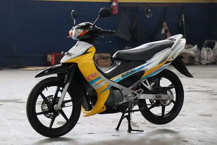 Suzuki Satria 2-Tak Restorasi Sampai Baut Orisinal, Tembus 2 Digit