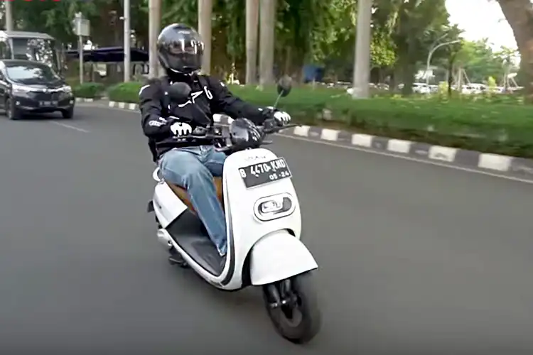 Bodi Kompak Tampang Imut, Ini Dia Harga Motor Listrik Viar New Q1