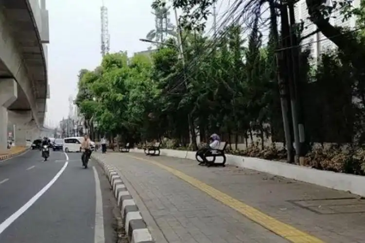 Street Manners: Sering Makan Korban, Pemotor Banyak yang Kurang Paham Garis Putih di Jalan Raya