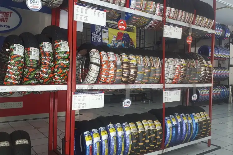 Musim Hujan Awas Ban Botak, Pilihan dan Harga Ban Motor Matic Ring 14