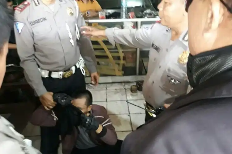 Bikin Jengkel Ketemu Pengendara Lawan Arah, Bocah 13 Tahun Nekat Jadi Polisi Gadungan di Ciputat