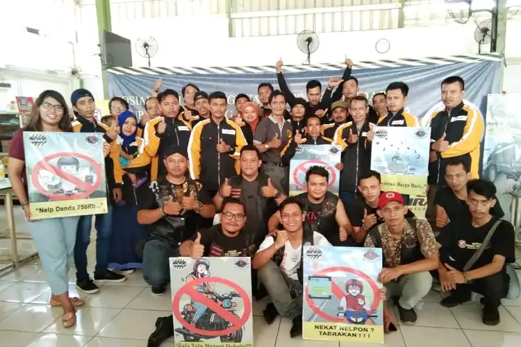 Mantap, Komunitas Motor Skills Jakarta Ajak Pemotor Untuk Fokus Berkendara Tanpa HP