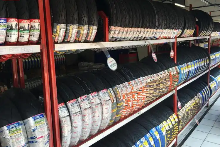 Jangan Tunggu Celaka, Simak Harga Ban Tubeless Motor Matic 14 Inci Terbaru, Mulai Rp 100 Ribuan