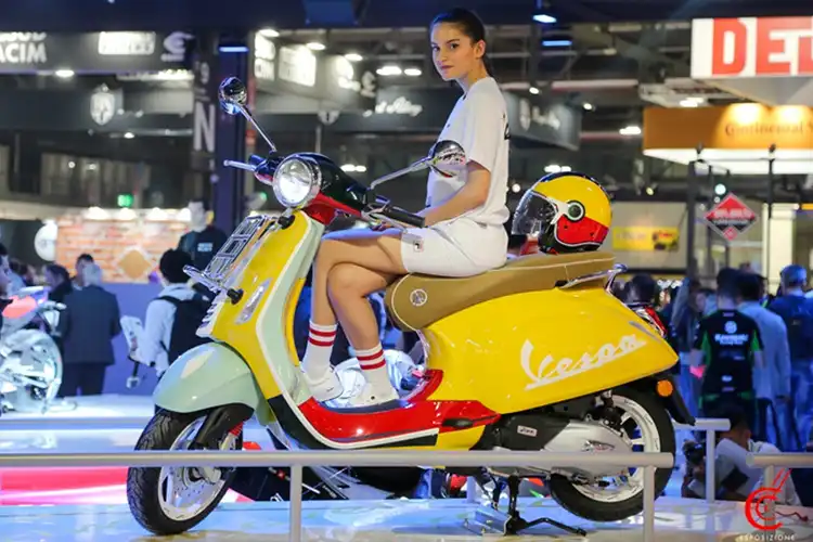 Bikin Polisi Bingung, Vespa Primavera Sean Wotherspoon Punya Kombinasi Warna Gado-gado