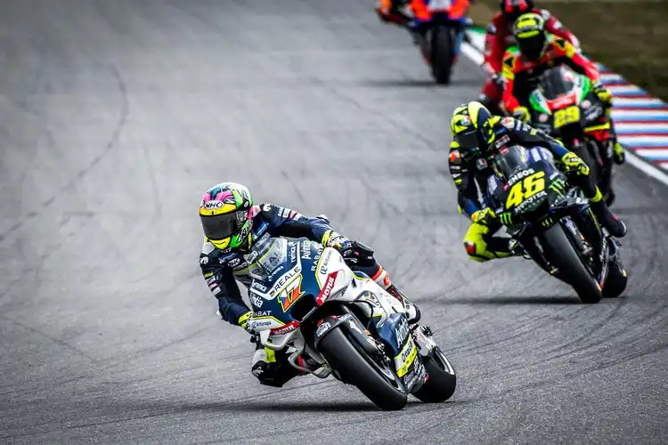Mengejutkan, Gak Ada Angin Gak Ada Petir, Karel Abraham Pensiun dari MotoGP