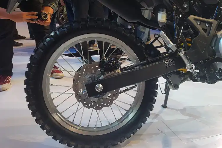 Lebih Ringan Dibanding Cakram Biasa, Ini Kelebihan Lain Cakram Bergelombang di Yamaha WR155R