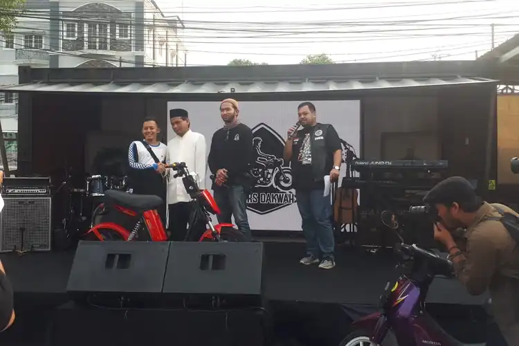 Gelaran 1st Anniversary Bikers Dakwah Bagi-bagi Sepeda Listrik Untuk Anak Yatim Sampai Hadiah Umroh