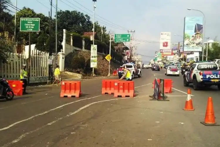 Ada Apa Nih? Di Mapolda Jabar Ridwan Kamil Menghimbau Agar Jangan Turing ke Puncak