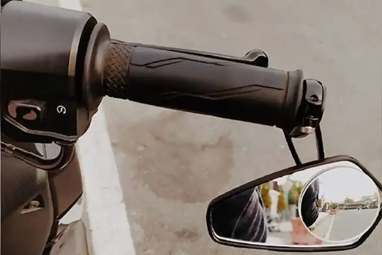 Lagi Ngetren, Pakar Safety Riding Bilang Begini Soal Spion Bar End