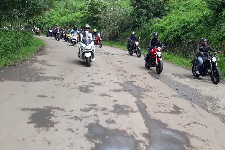Keren, Riding Subuhan Bareng Bikers Dakwah Diakhiri dengan Latihan Berkuda
