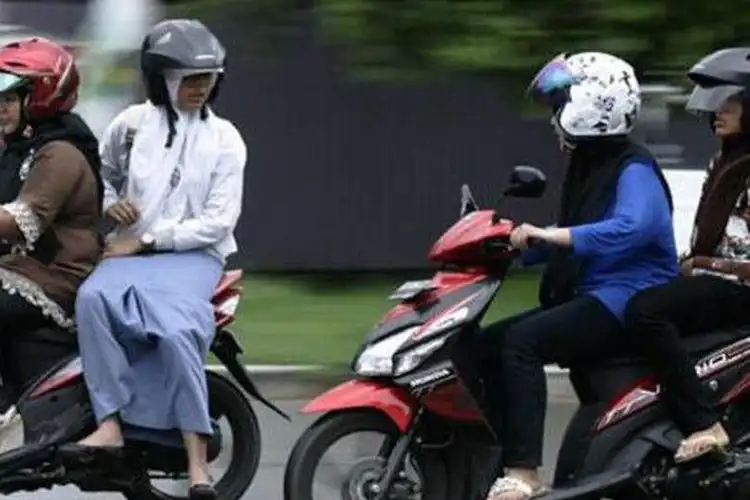 Sering Jadi Penyebab Kecelakaan, Sudah Tahu Belum Posisi Dibonceng di Motor yang Benar?