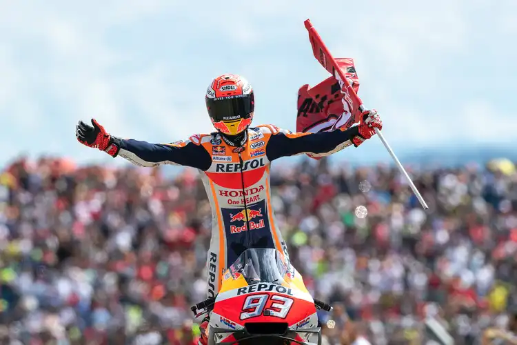 Bukan Cuma Marc Marquez, Inilah 4 Legenda MotoGP Yang Setia Sama Satu Pabrikan