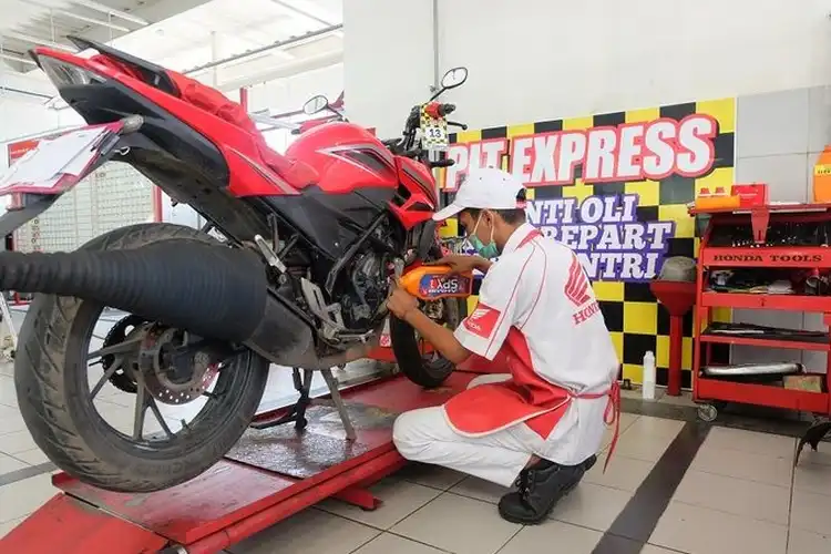 Terungkap Ribuan Bengkel AHASS Hanya Sekali Kasih Oli Gratis untuk Motor Baru Honda Kenapa Sebabnya